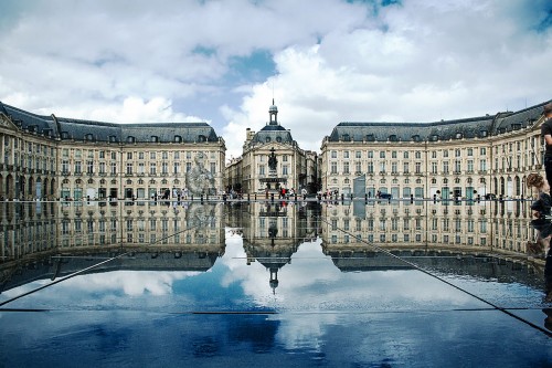 1024px-place_de_la_bourse_bordeaux_france