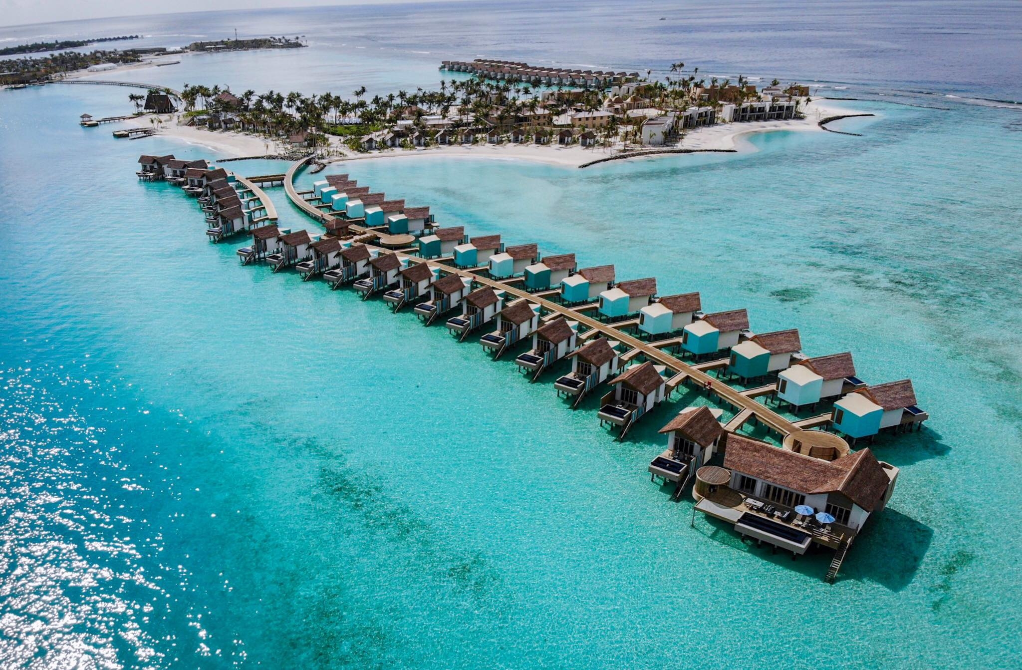 Hard Rock Hotel Maldives (ฮาร์ดร็อค โฮเทล มัลดีฟส์) ไม่รวมตั๋วเครื่องบิน ราคาเริ่มต้นเพียง 15,000 บาท เหมาะสำหรับครอบครัว