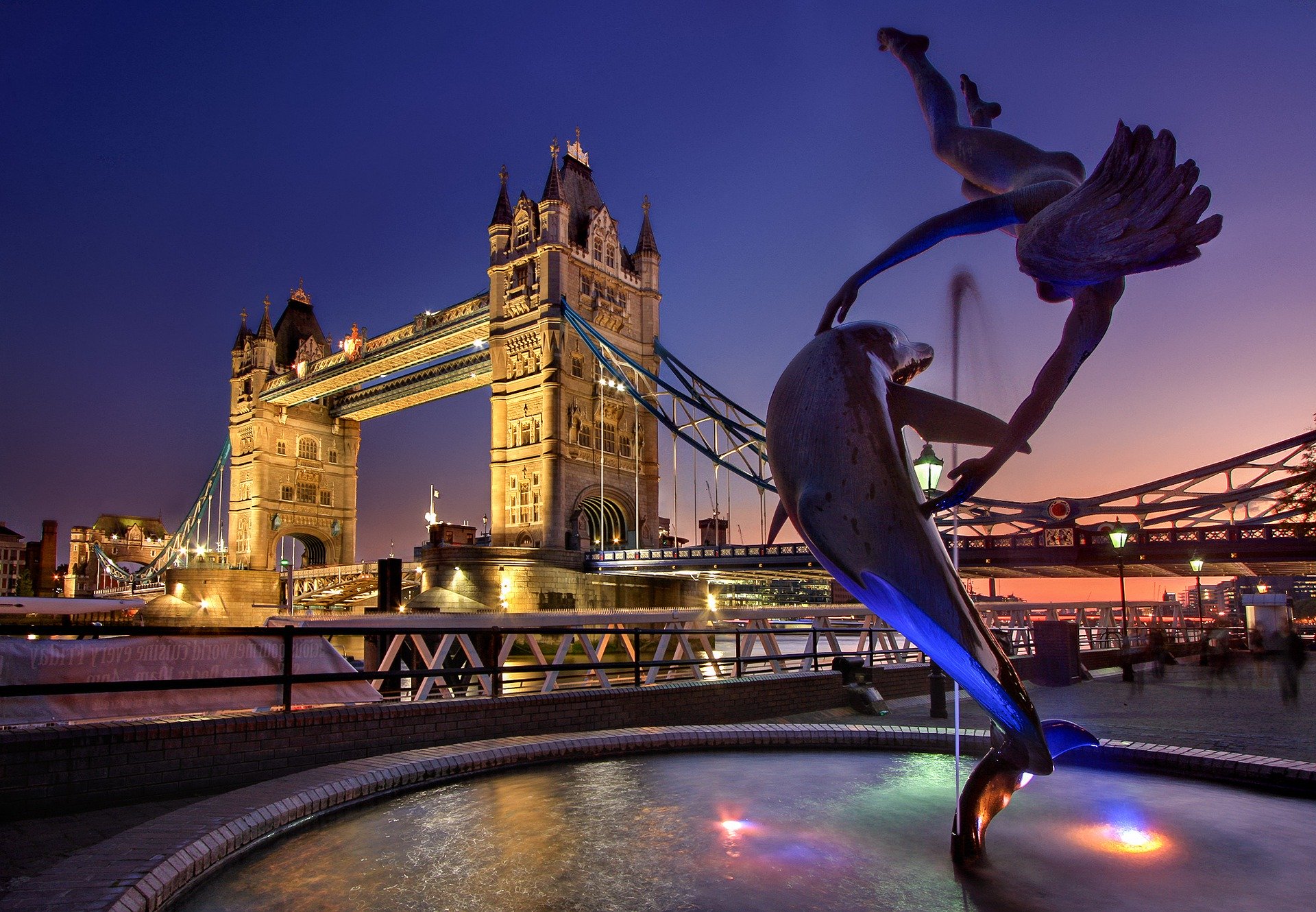 Package England 6D3N ไม่รวมตั๋วเครื่องบิน เที่ยวด้วยตัวเอง ราคาเริ่มต้น 30,900 บาท เหมาะสำหรับผู้ที่ใช้ภาษาอังกฤษได้เท่านั้น