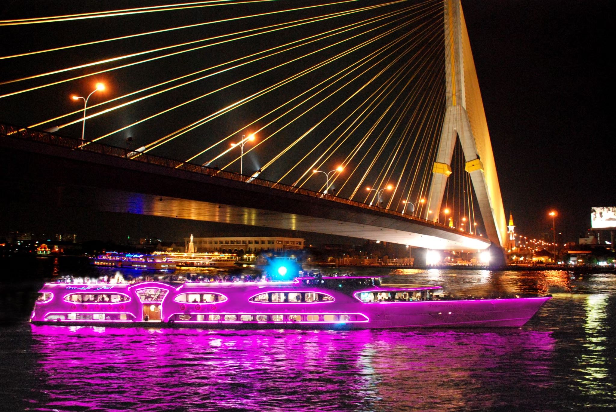แพ็กเกจดินเนอร์ ล่องเรือ Wonderful Pearl Cruise ราคาเริ่มต้น 890 บาท เดินทาง วันนี้ – 31 มีนาคม 2565